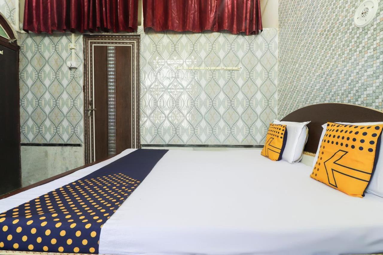 Oyo Om Sai Guest House Mainpuri エクステリア 写真